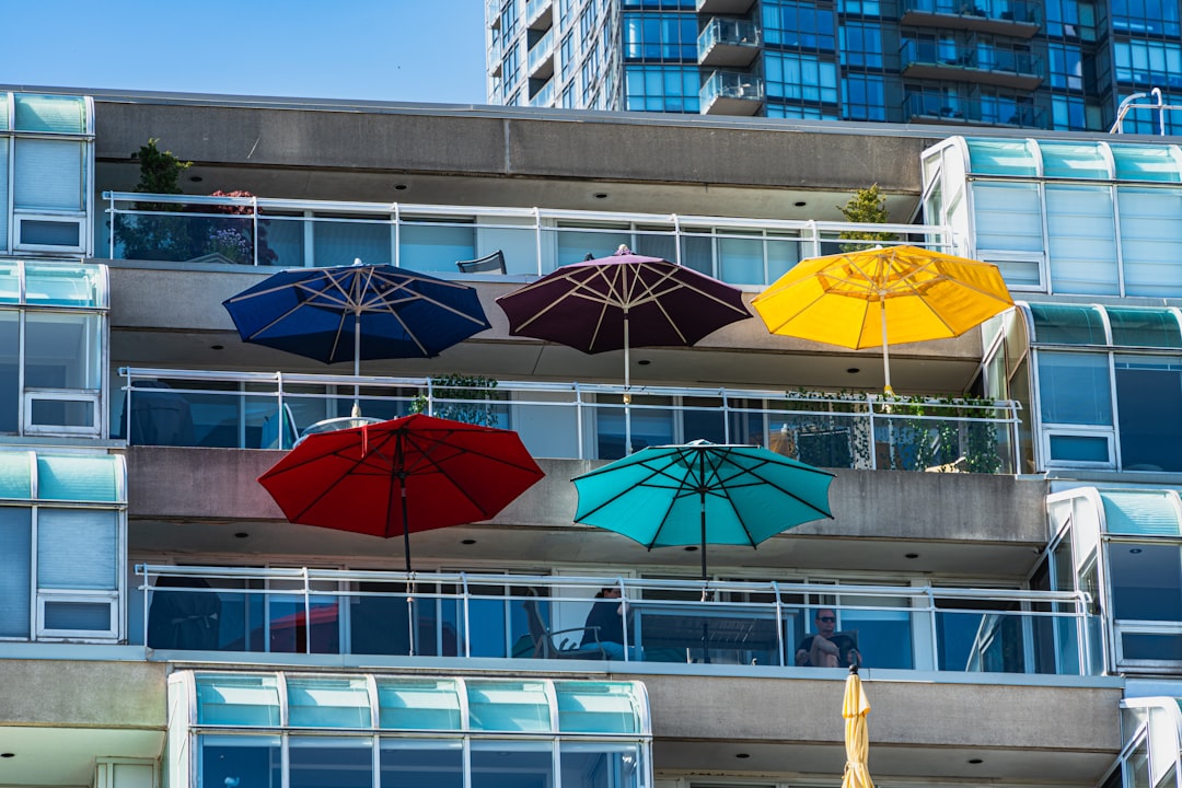 découvrez comment optimiser votre espace extérieur avec des conseils sur l'aménagement, la décoration et l'entretien. transformez votre jardin ou balcon en un véritable havre de paix et de détente, propice aux moments de convivialité.