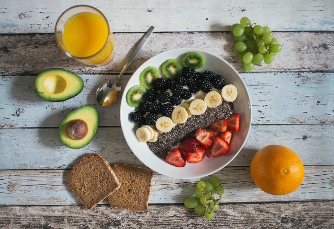 découvrez des idées de petits déjeuners sains et savoureux qui vous donneront l'énergie nécessaire pour bien commencer la journée. des recettes simples, équilibrées et pleines de nutriments pour toute la famille.