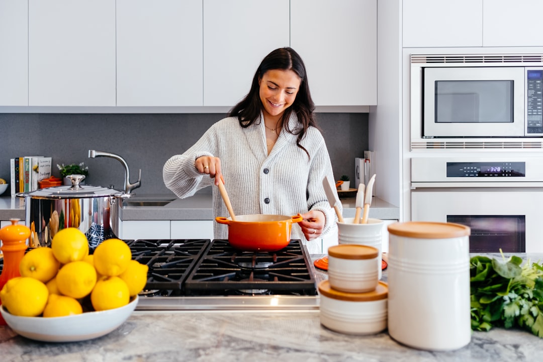 découvrez des recettes de repas one-pot savoureux et pratiques qui simplifient votre cuisine tout en ravissant vos papilles. parfaites pour les journées chargées, ces préparations tout-en-un allient saveurs et facilité d'exécution pour des dîners réussis en un rien de temps.