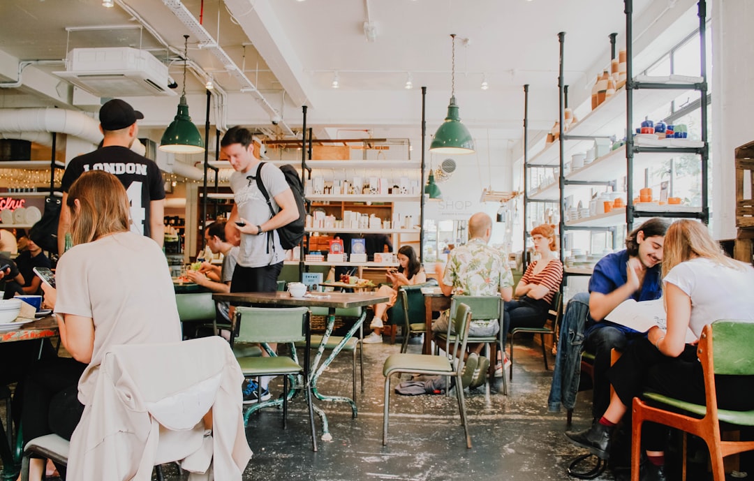 découvrez l'importance des compétences sociales dans votre vie personnelle et professionnelle. apprenez à améliorer votre communication, à renforcer vos relations interpersonnelles et à développer votre confiance en soi grâce à des conseils pratiques et des stratégies efficaces.