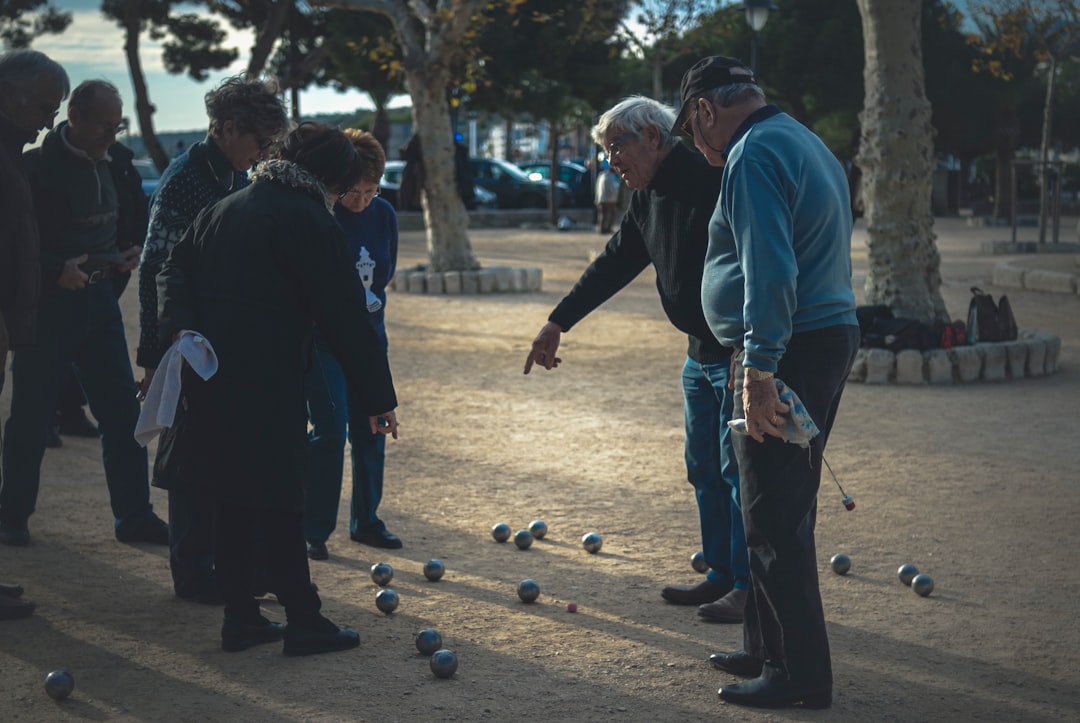 découvrez l'importance d'un dialogue constructif dans la communication interpersonnelle. apprenez à exprimer vos idées clairement tout en écoutant activement les autres, afin de favoriser des relations qui encouragent la compréhension et la collaboration.