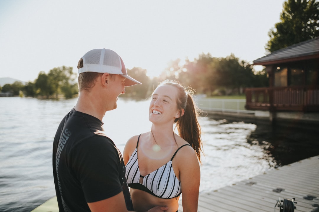 découvrez les destinations romantiques incontournables pour une escapade inoubliable en couple. des plages idylliques aux montagnes majestueuses, explorez des lieux magiques qui raviveront la flamme de votre amour.