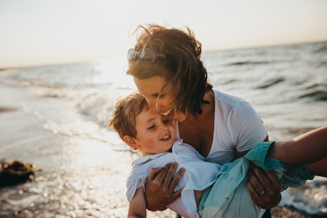 découvrez l'importance des valeurs familiales et leur impact sur notre vie quotidienne. explorez comment ces principes fondamentaux renforcent les liens entre les membres de la famille et soutiennent la communication, le respect et l'amour au sein du foyer.