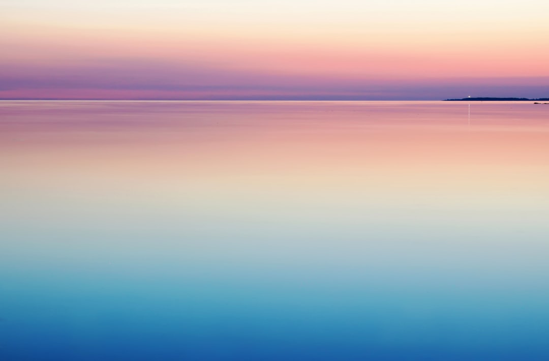 découvrez comment les couleurs apaisantes peuvent transformer votre espace de vie. explorez notre guide sur l'harmonie des teintes relaxantes pour créer une atmosphère sereine et agréable.