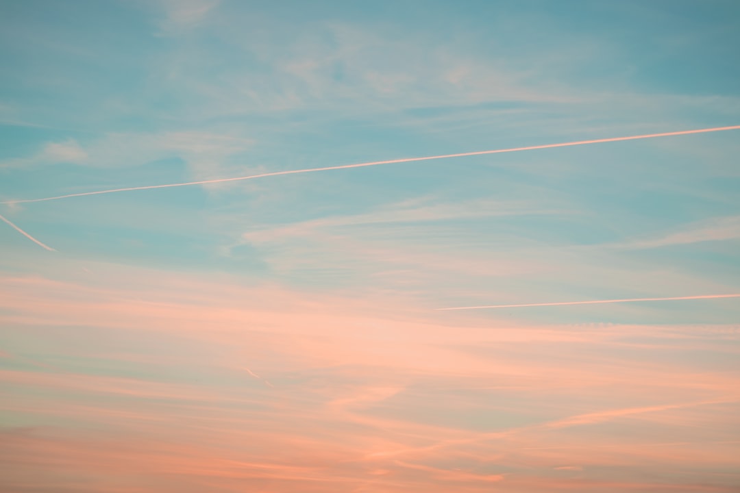 découvrez comment les couleurs apaisantes peuvent transformer votre espace de vie. apprenez à choisir les teintes qui favorisent la sérénité et la relaxation, et plongez dans un monde harmonieux grâce à des conseils sur la décoration et l'aménagement. créez un environnement zen qui apaise l'esprit et nourrit l'âme.