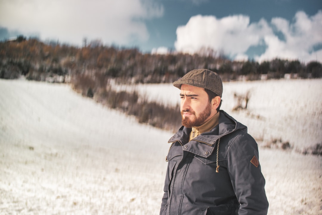 découvrez la révolution des vêtements intelligents (smart clothing) qui allient technologie et mode. ces vêtements innovants offrent des fonctionnalités avancées pour améliorer votre confort, votre performance et votre santé au quotidien. explorez un monde où style et technologie se rencontrent!